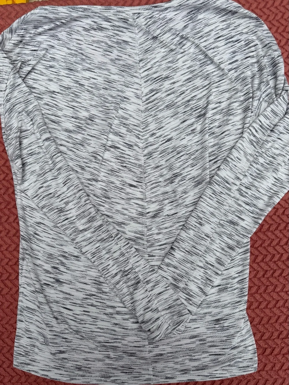 7 long sleeve, Lululemon shirts lot all in pristine condition see all pictures!😀